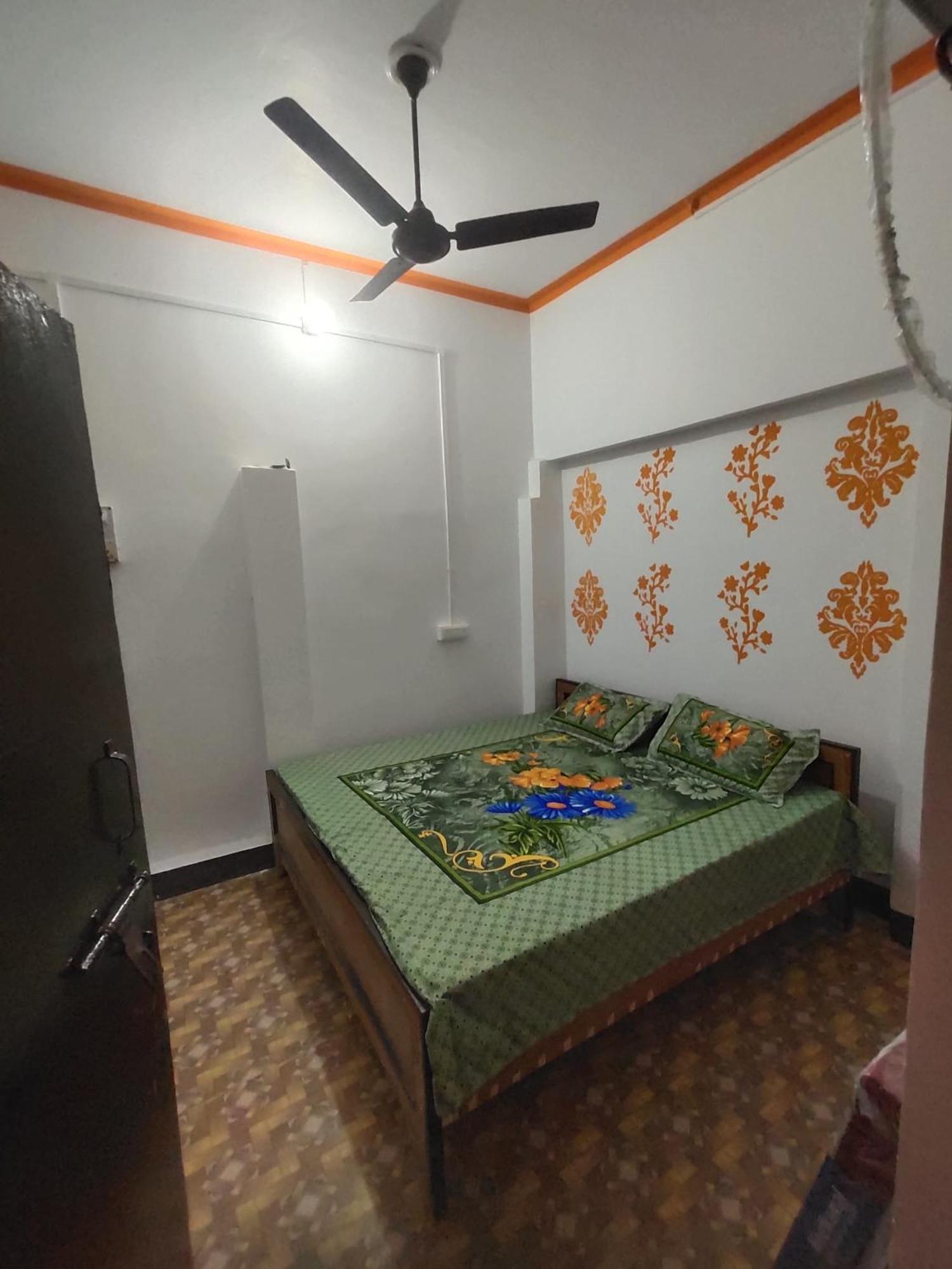 Awadh Guest House Ayodhya Экстерьер фото
